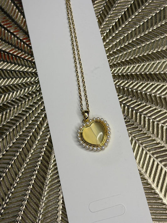 COLAR  EM FORMATO CORAÇÃO