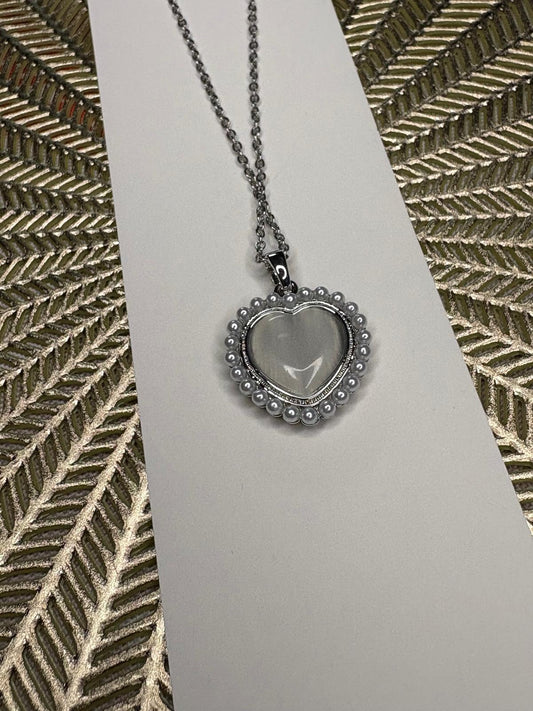 COLAR  EM FORMATO CORAÇÃO